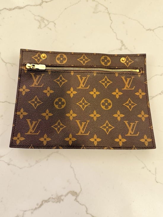 Louis Vuitton Handbags - Louis Vuitton Brown Monogram Canvas Neverfull Pouch with Gold Hardware